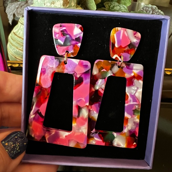 Color Street Jewelry - Color Street Multicolored Tortoiseshell Earrings